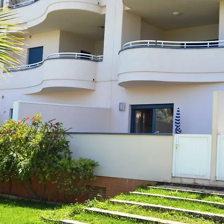 Olas Pili Locdenia دينايا