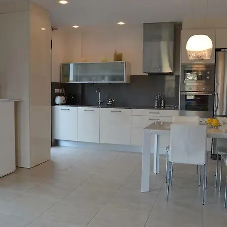 Olas Pili Locdenia * Denia