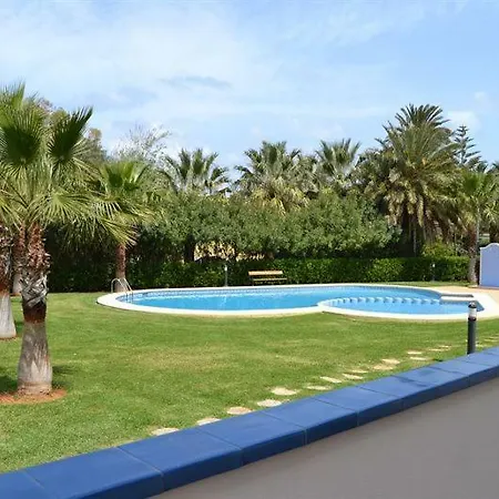 Olas Pili Locdenia Apartman *